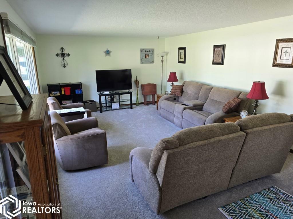 Property Photo: 521 S Kentucky Avenue IA 50401