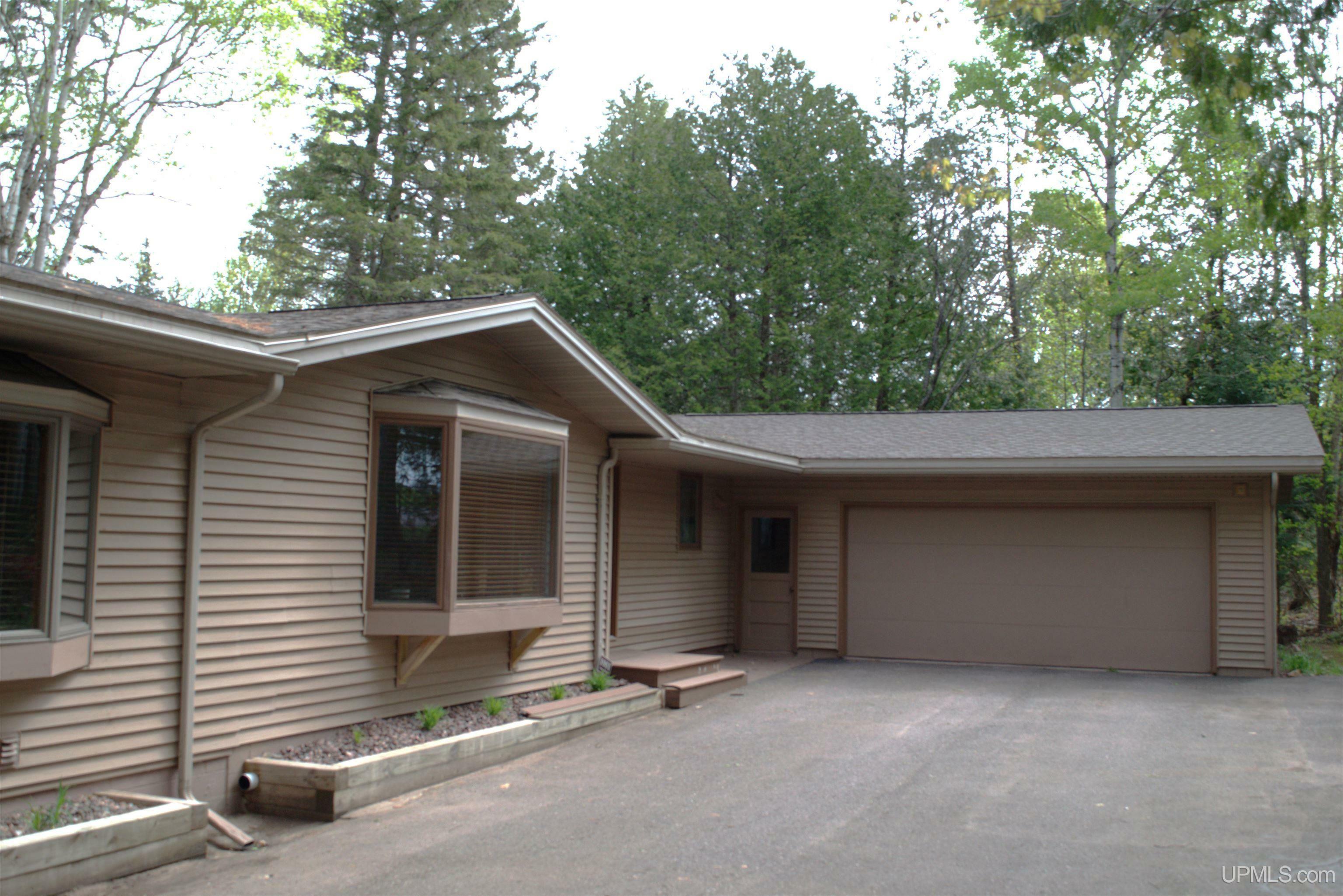 1001 Spruce Street  Houghton MI 49931 photo