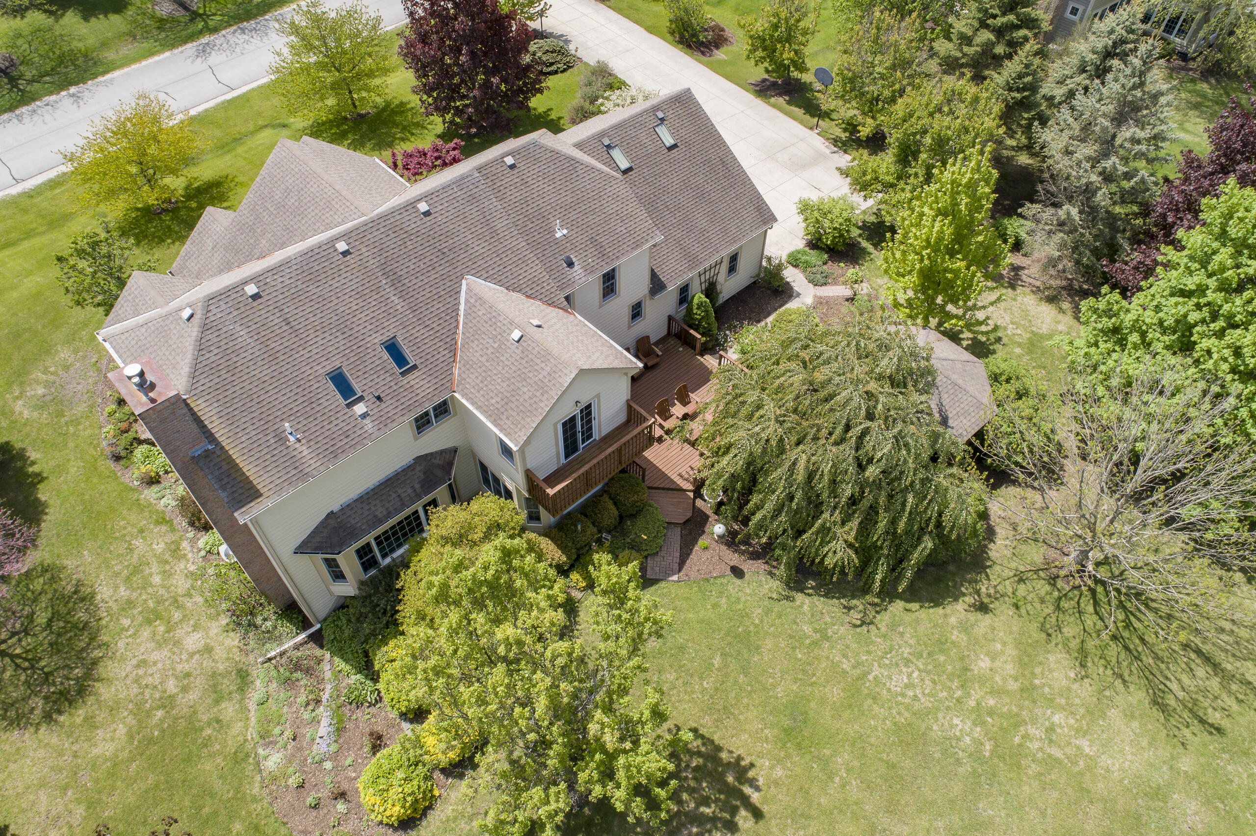 Property Photo: 8024 W Poplar Dr WI 53097