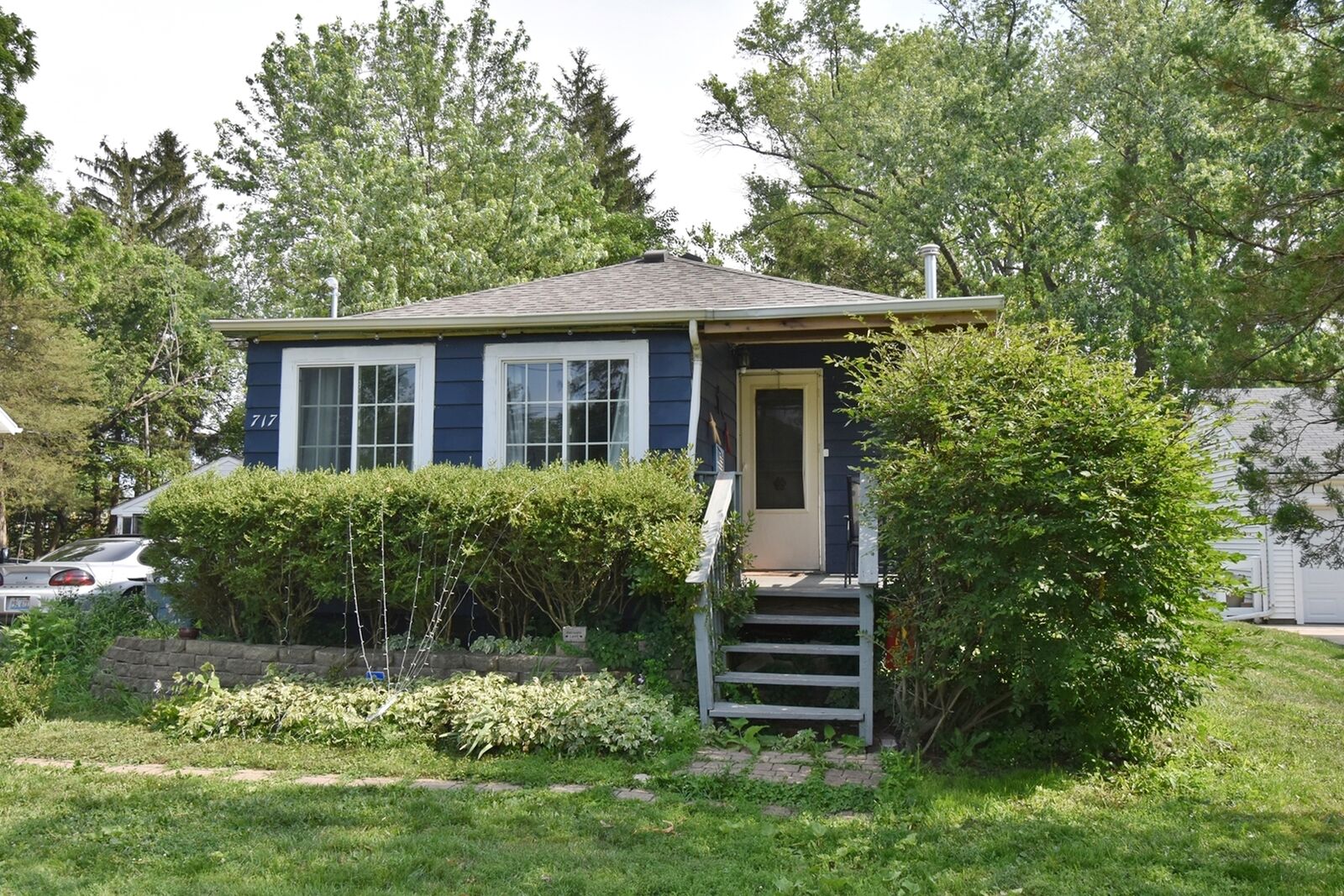 Property Photo: 717 Carlisle Road IL 60510