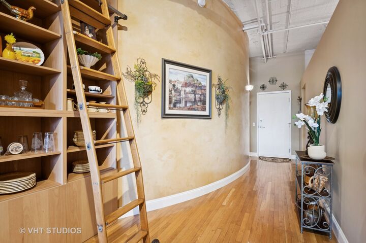 Property Photo:  1530 S State Street 408  IL 60605 