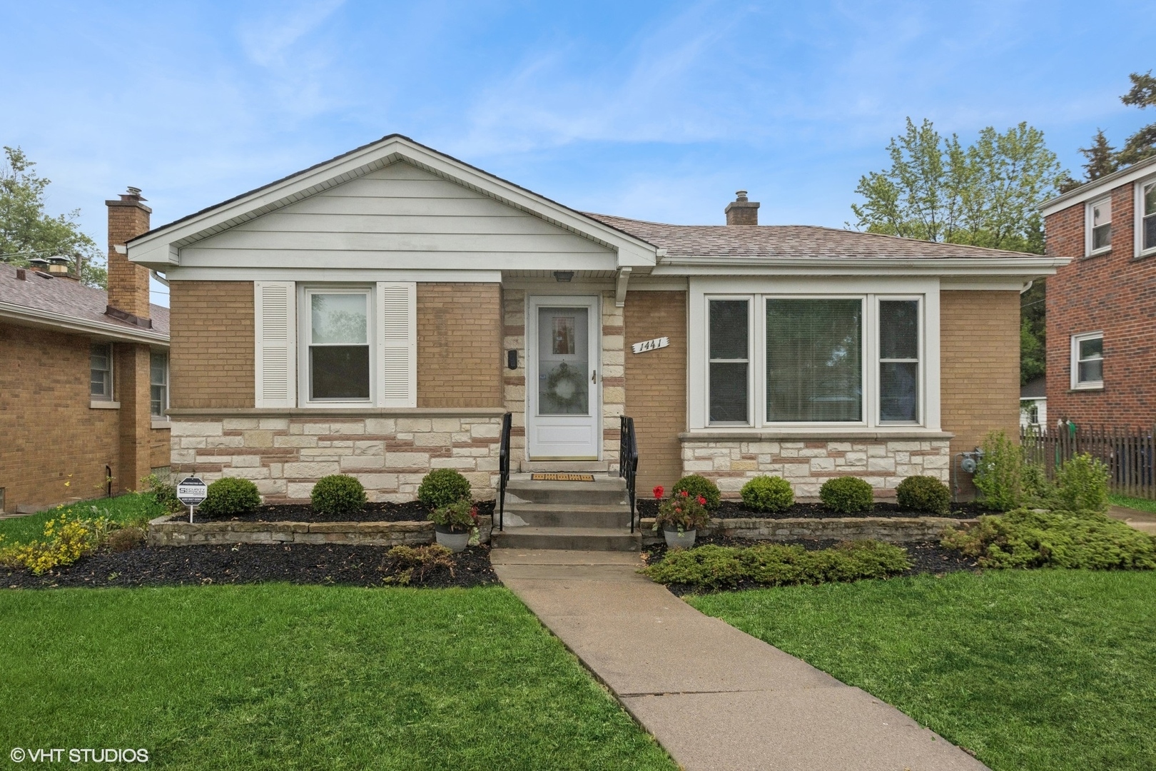 Property Photo: 1441 Kemman Avenue IL 60526