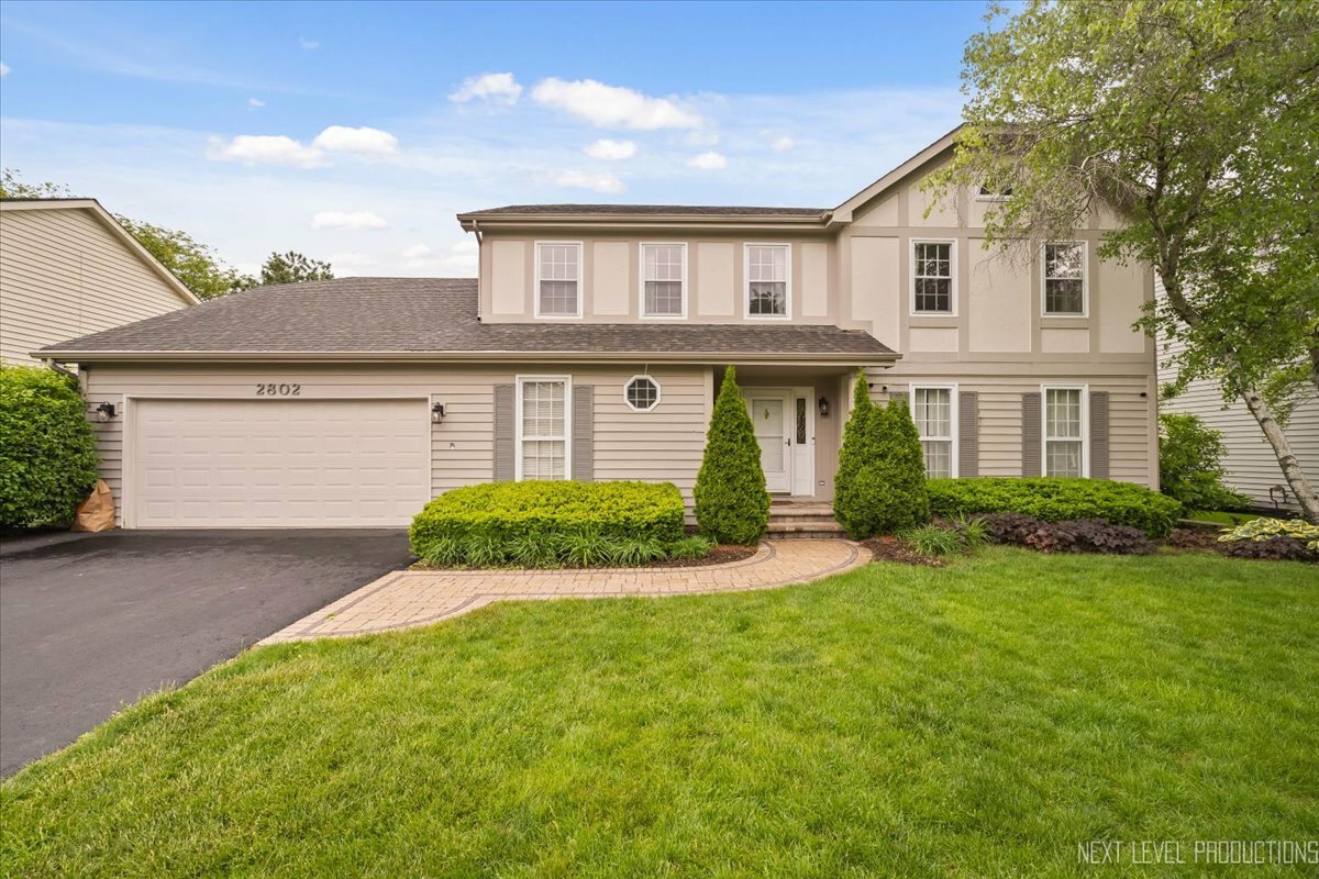 Property Photo: 2802 Wedgewood Drive IL 60565