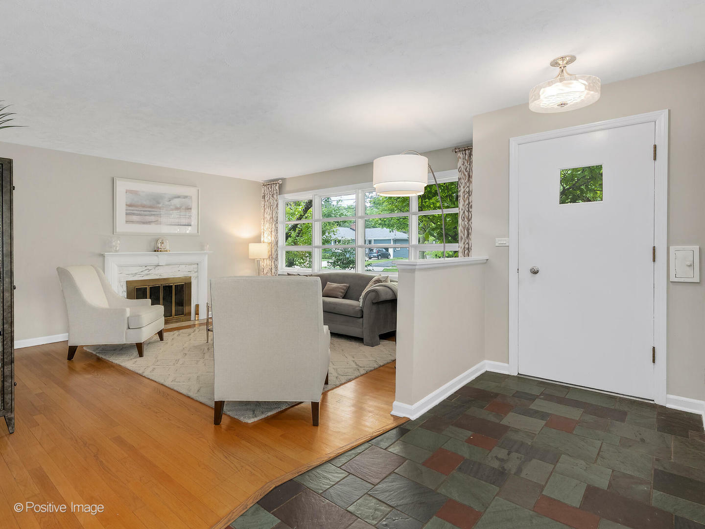 Property Photo: 407 Turner Avenue IL 60137