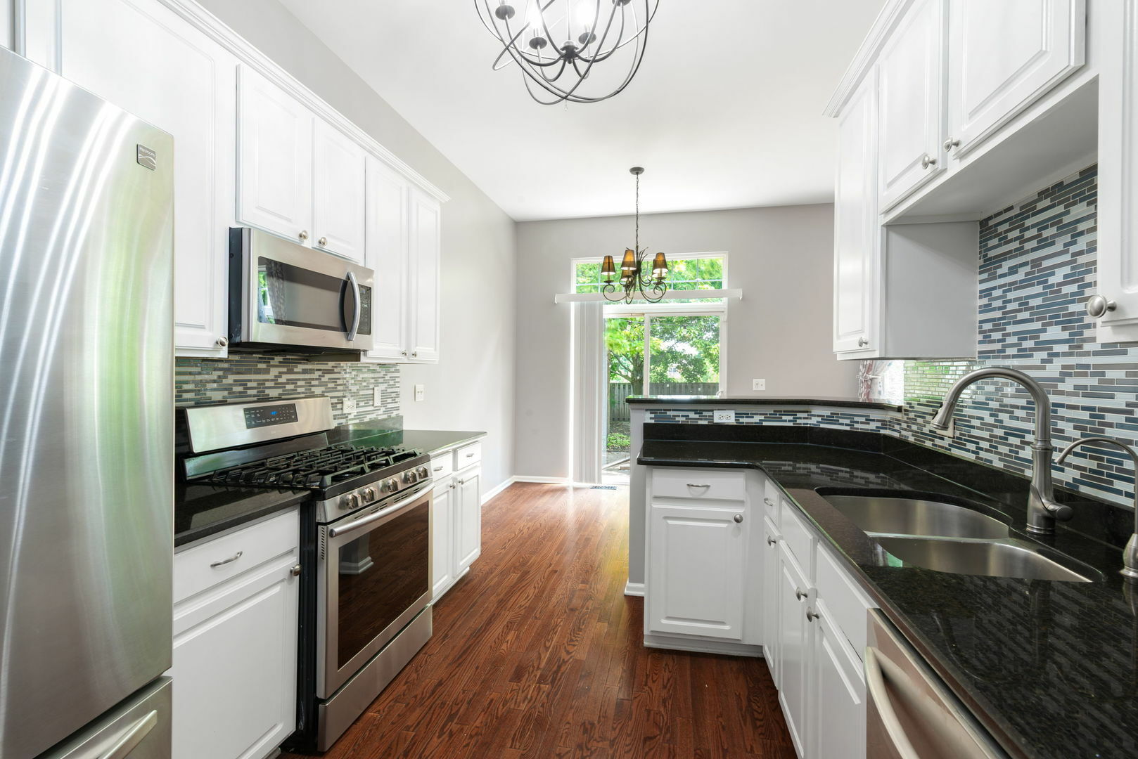 Property Photo: 3331 Rosecroft Lane IL 60564
