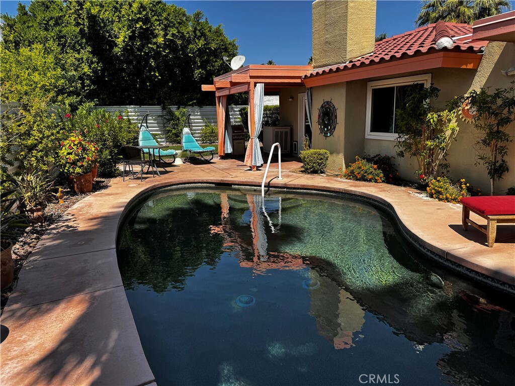Property Photo:  1351 E Gem Circle  CA 92262 