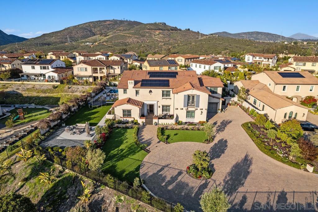 Property Photo: 8416 18 Hidden Cove Way CA 92127