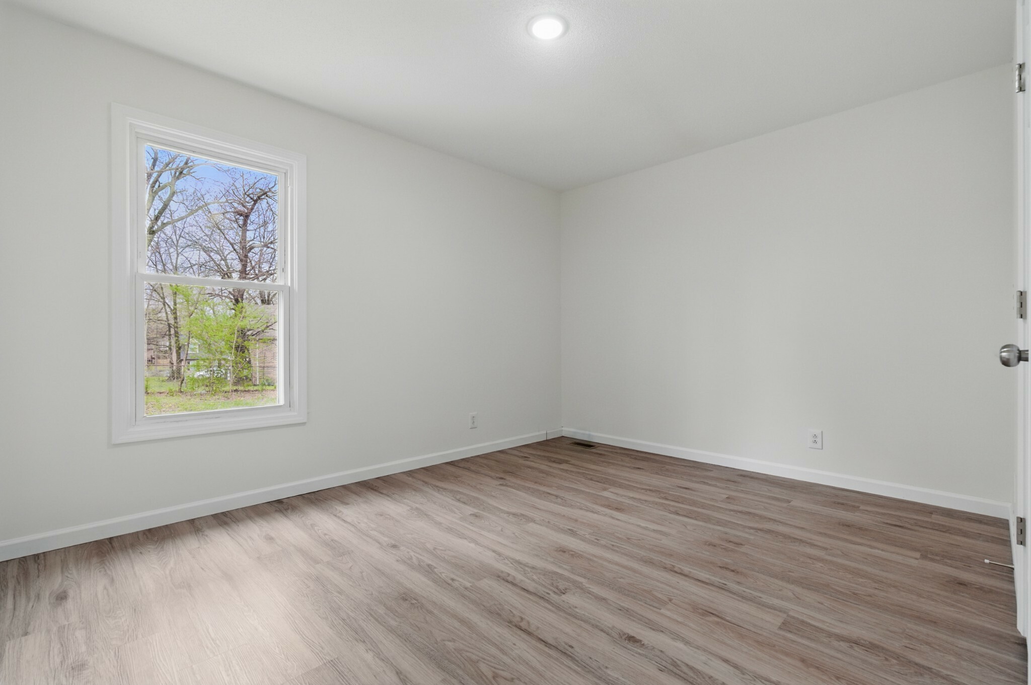 Property Photo: 1006 Peachers Mill Rd TN 37042