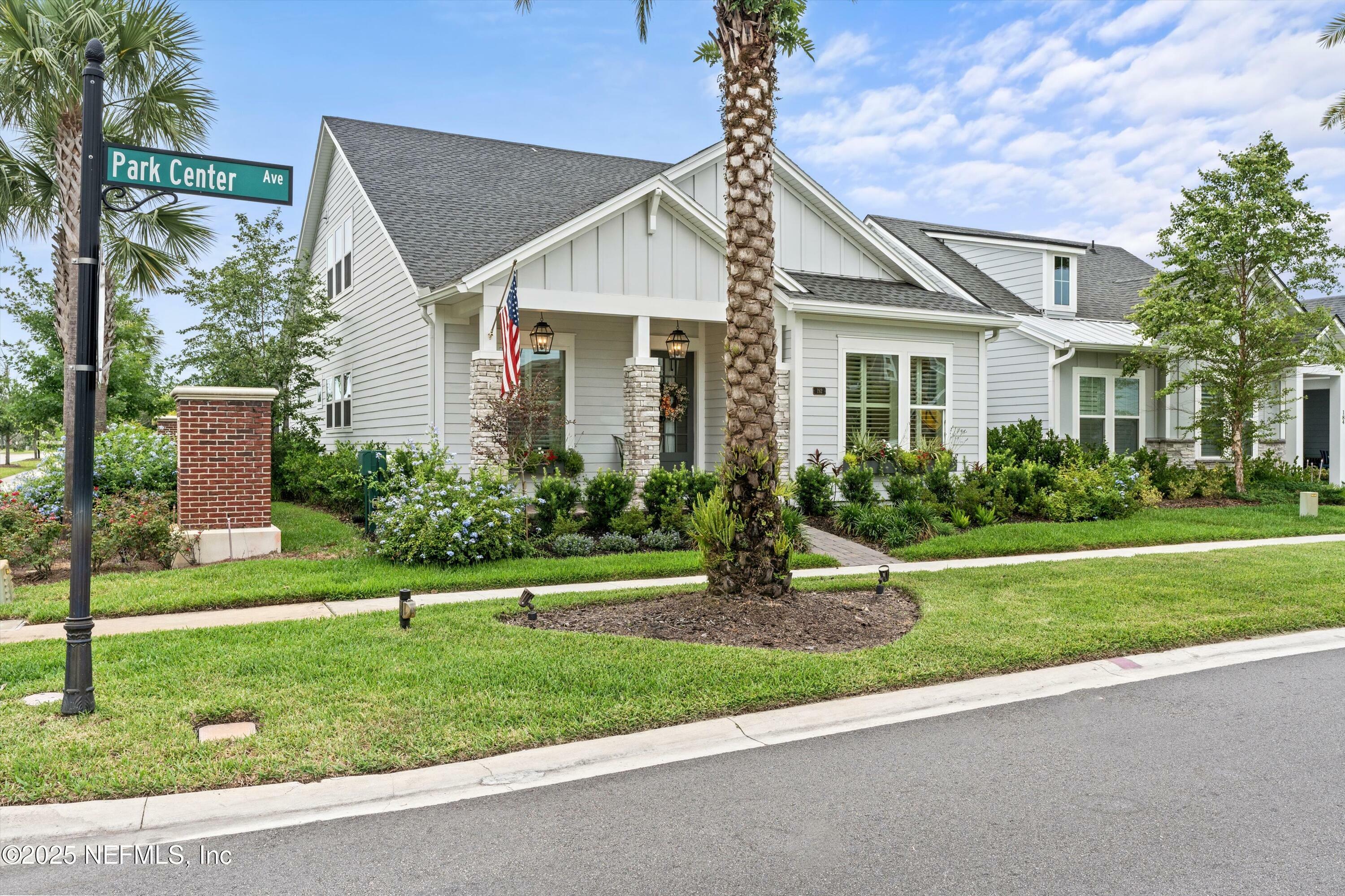Property Photo: 192 Pk Ctr Avenue FL 32081