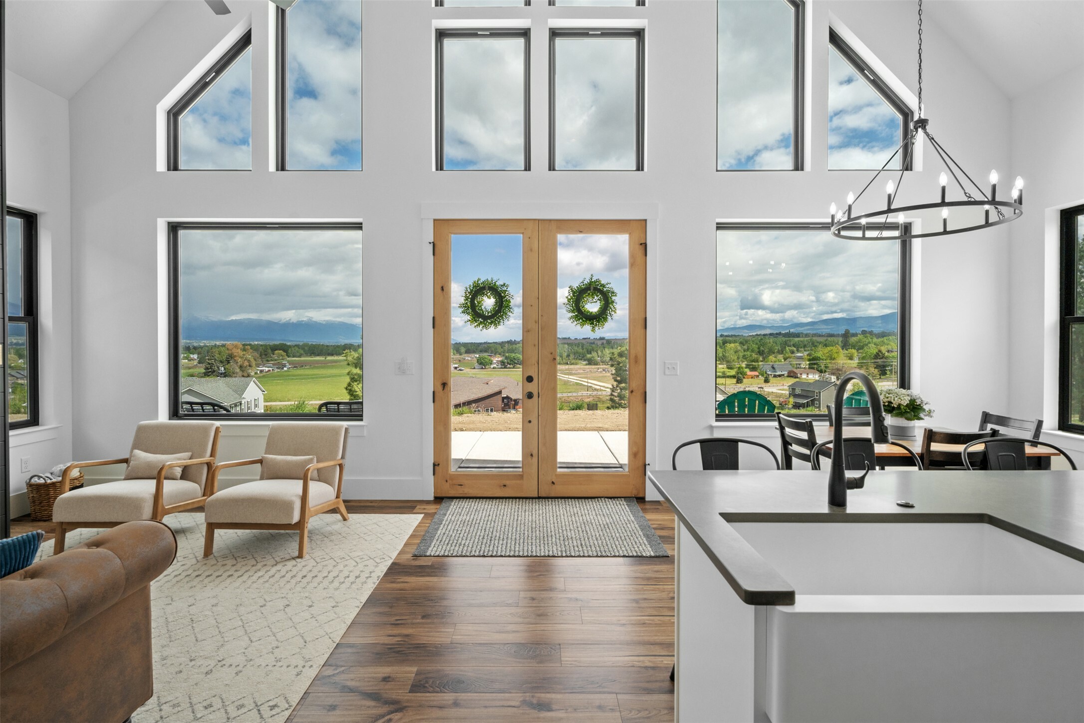Property Photo: 860 Cochise Way MT 59840