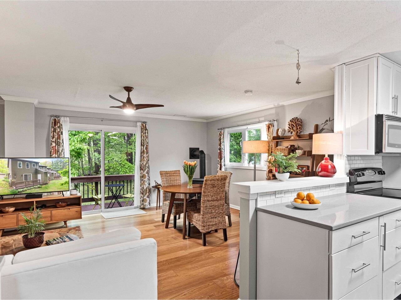 Property Photo: 440 Oak Circle VT 05446