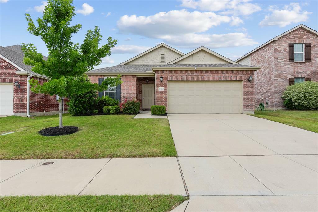 Property Photo: 1816 Gayla Creek Drive TX 75068