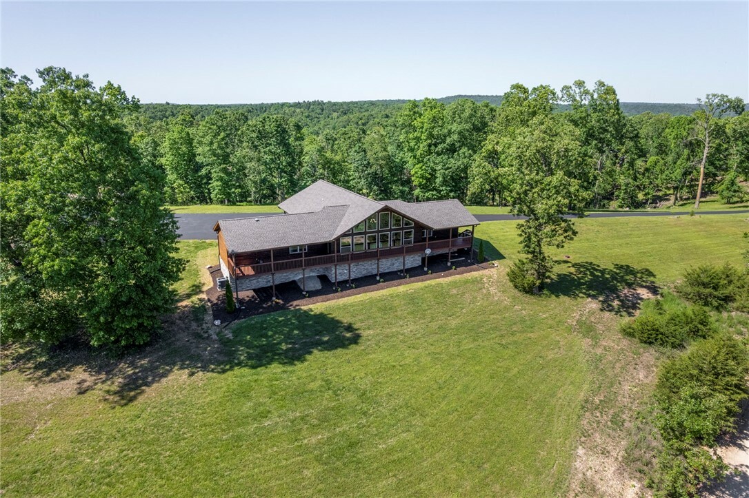Property Photo: 10519 Holiday Hills Drive AR 72756