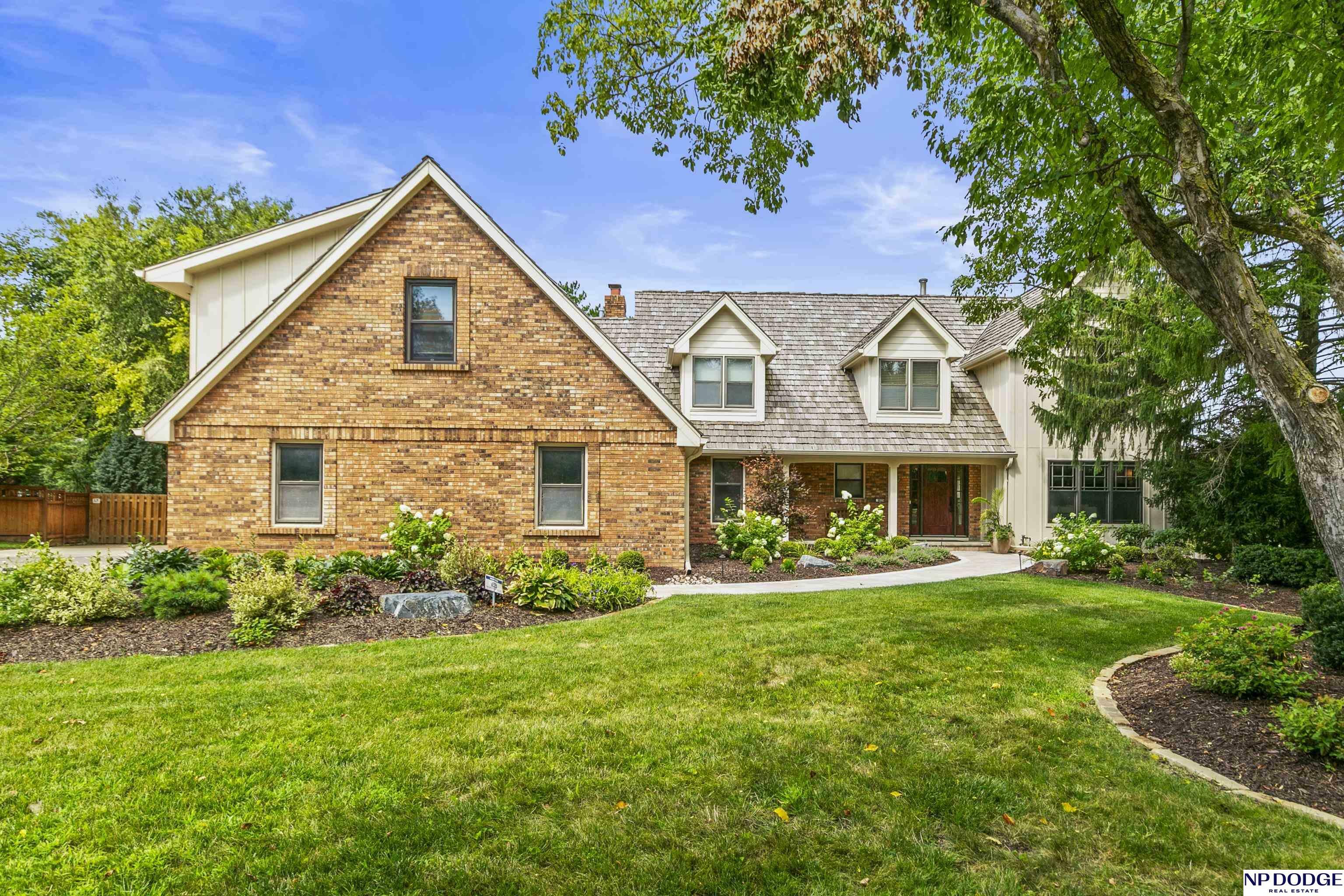9826 Harney Parkway N  Omaha NE 68114 photo
