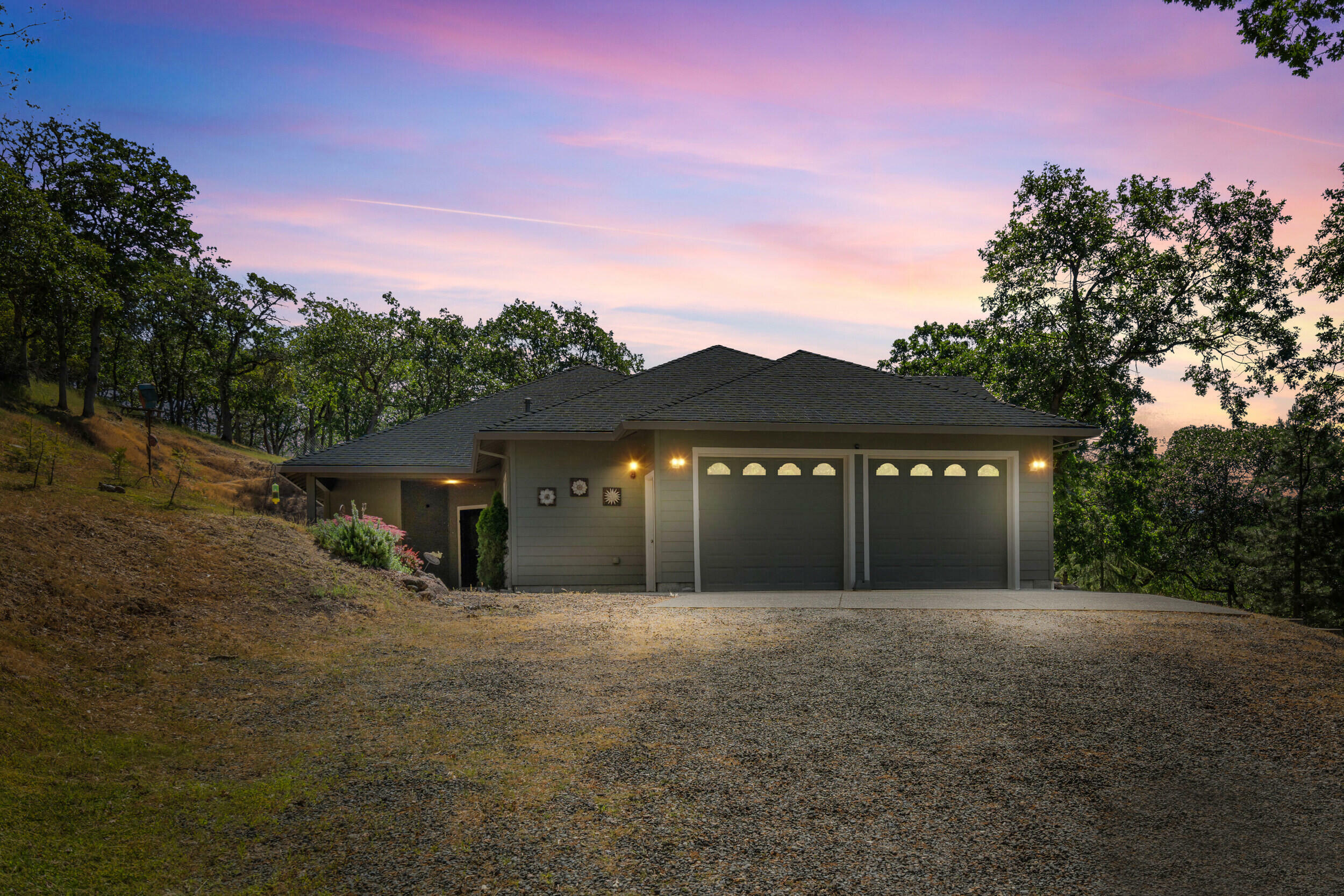 Property Photo: 314 Tomahawk Road OR 97530