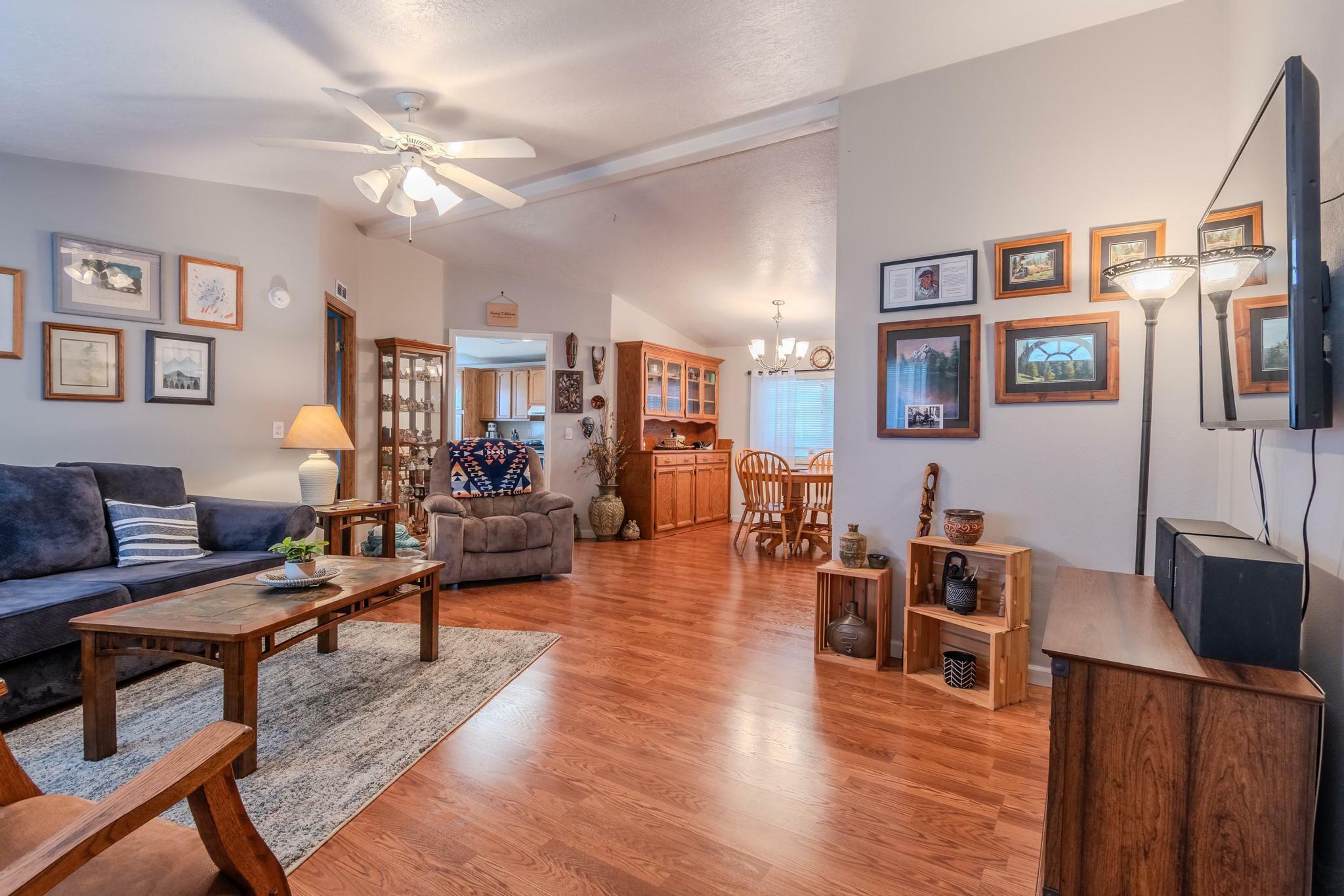 Property Photo: 1570 S Peach Street Spc 115 OR 97501