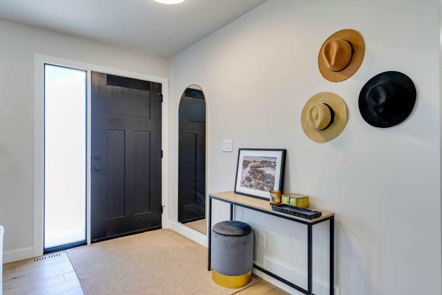 Property Photo: 3740 Logan Crescent SW AB T3E 5Z5