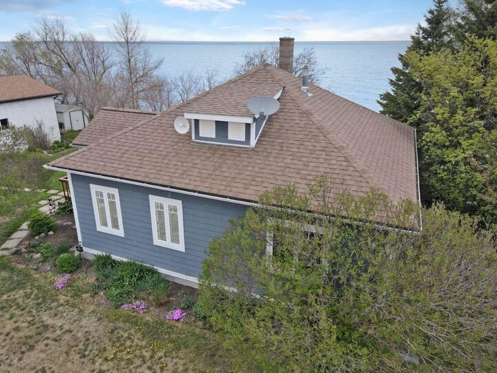Property Photo: 75 Peace River Avenue AB T0G 1J0