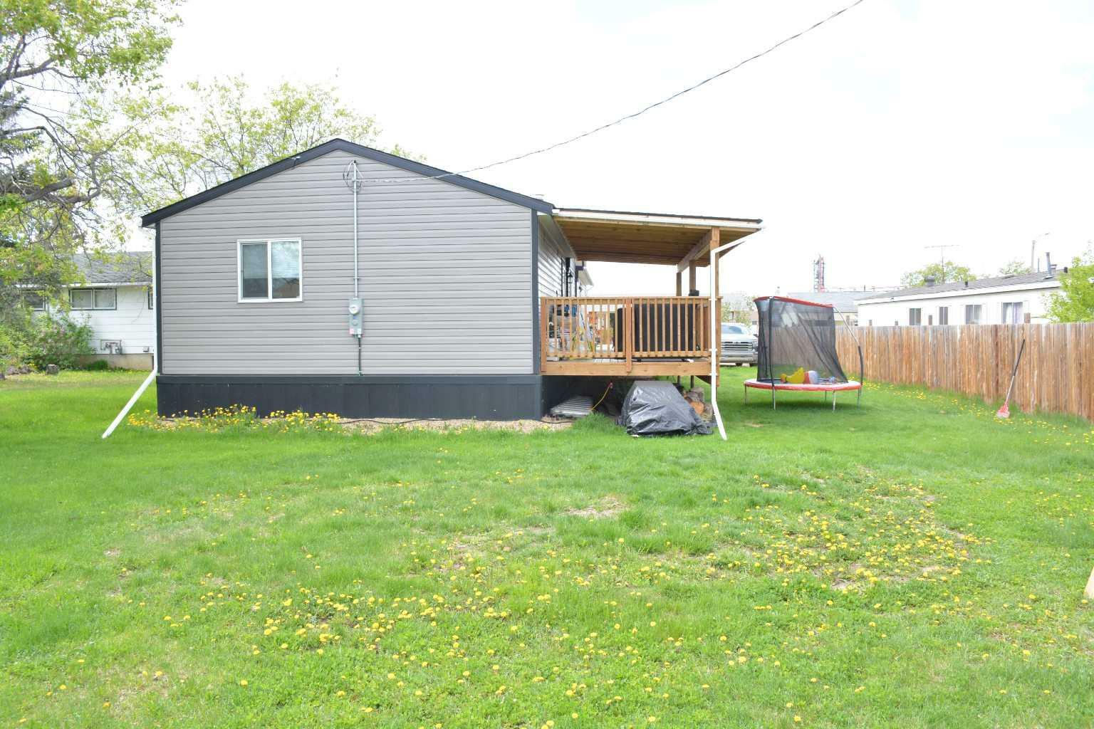 Property Photo: 10113 99 Street AB T0H 2R0