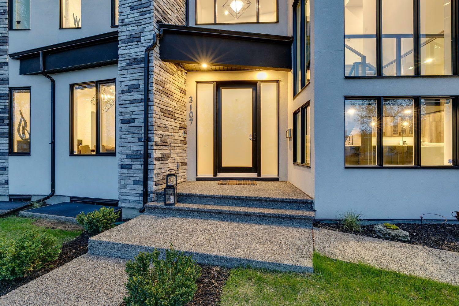 Property Photo: 3107 5 Avenue NW AB T2R 0V3