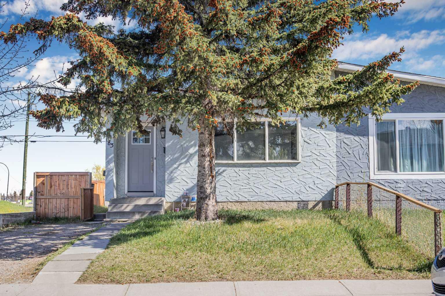 Property Photo: 183 Penbrooke Close SE AB T2A 3N9