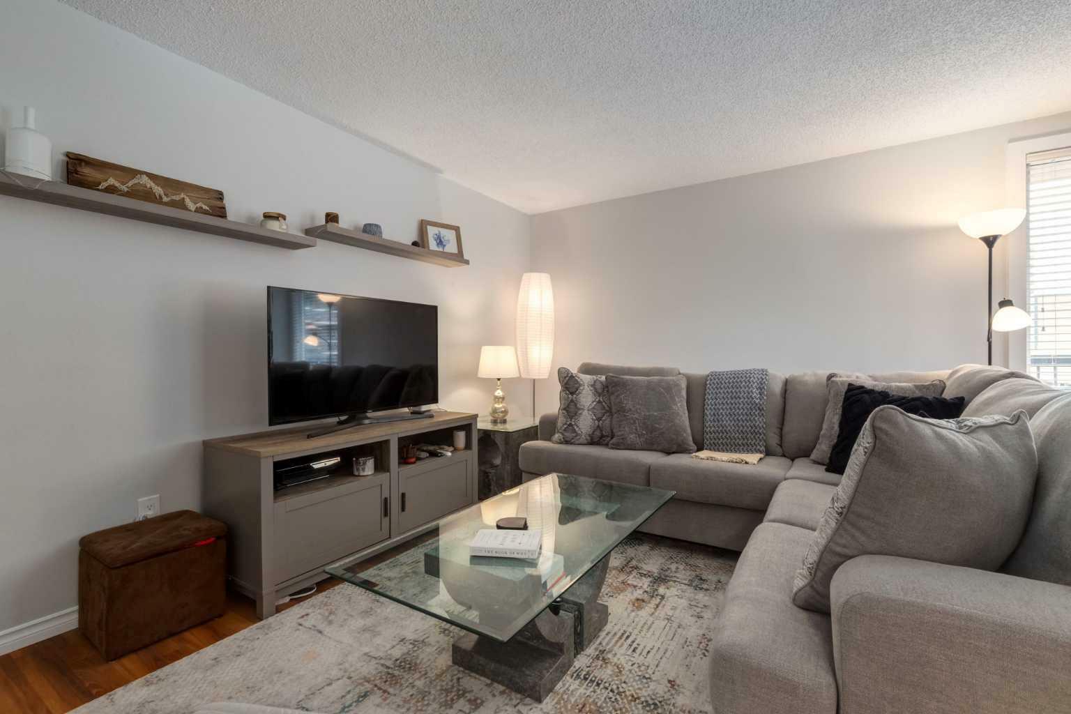 Property Photo: 616 15 Avenue SW 303 AB T2R 0R5