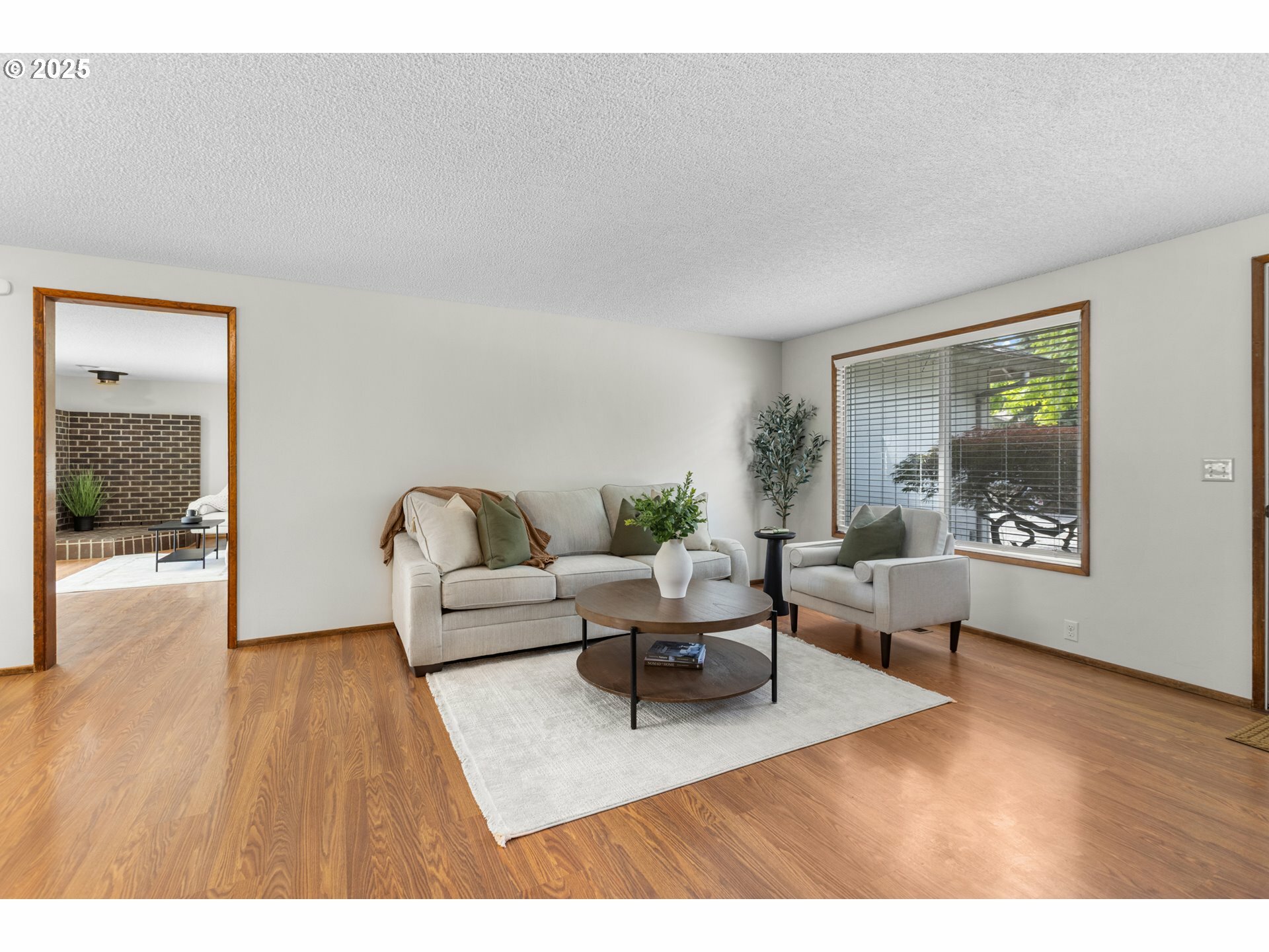 Property Photo: 3037 Kentwood Dr OR 97401