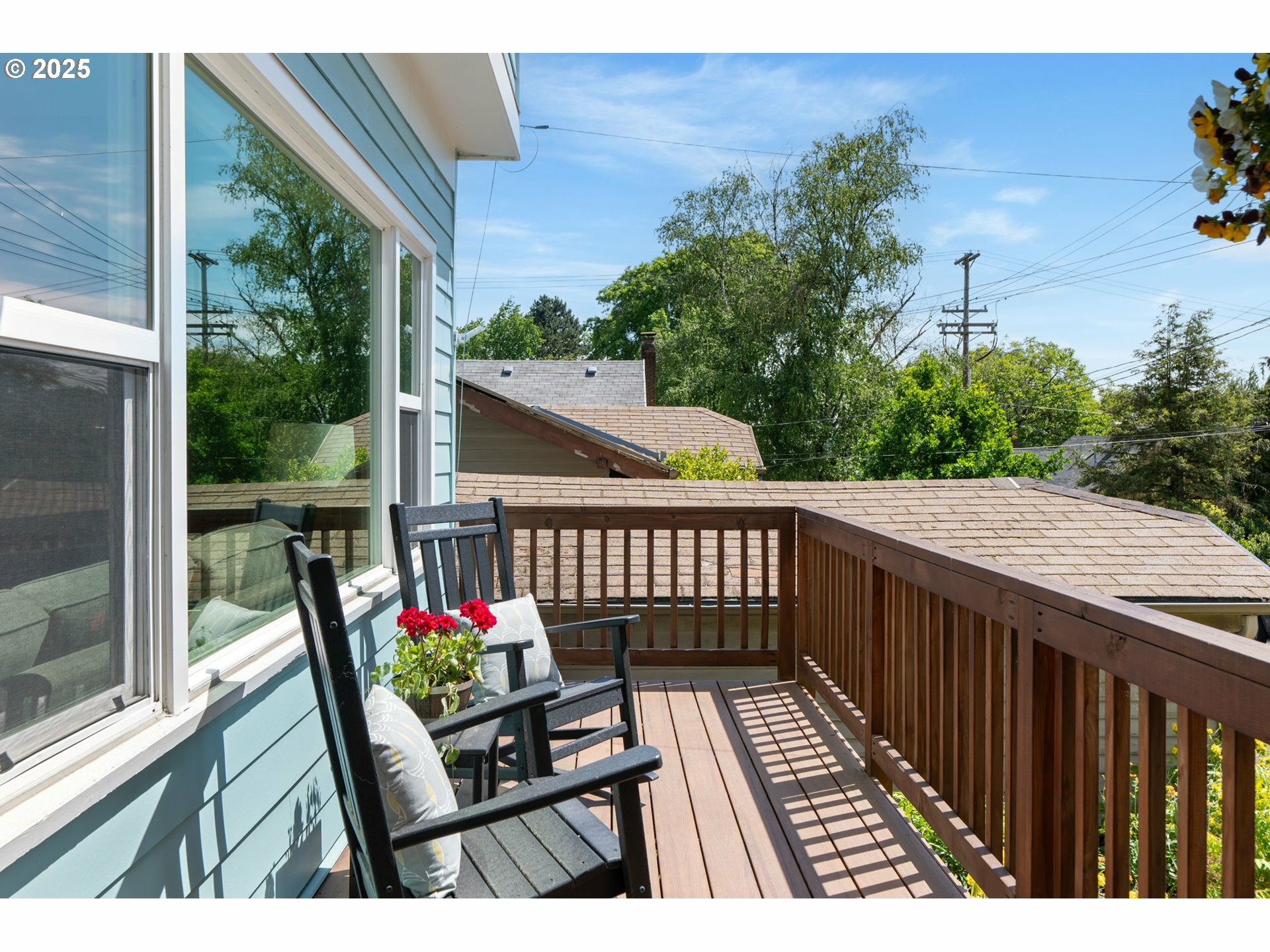 Property Photo: 17 S Curry St OR 97239