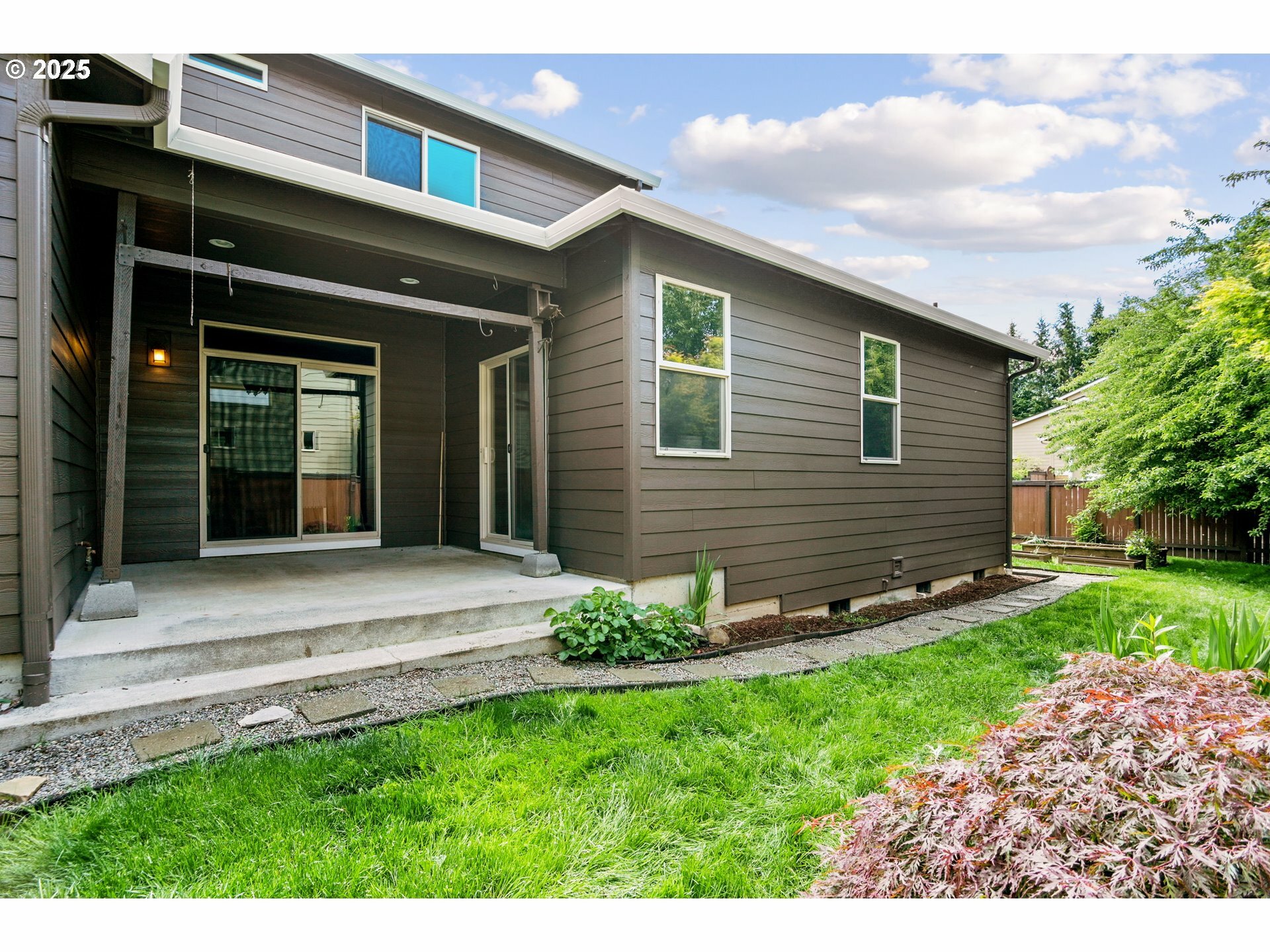 Property Photo:  201 NW 25th St  WA 98604 