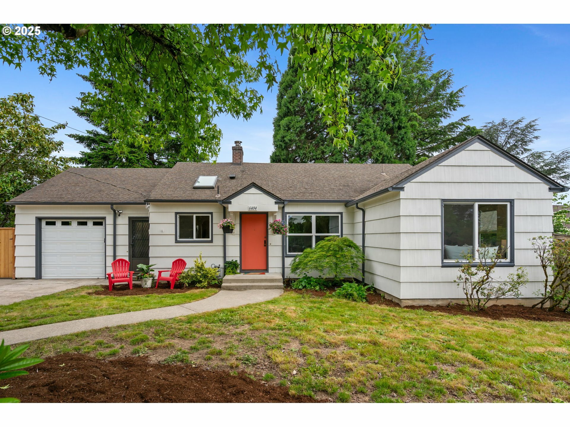 6404 SW Garden Home Rd  Portland OR 97219 photo