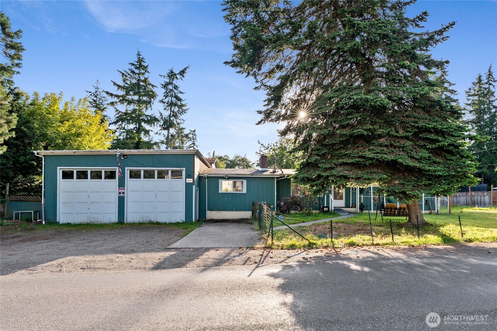 Property Photo:  6806  44th Avenue E  WA 98443 