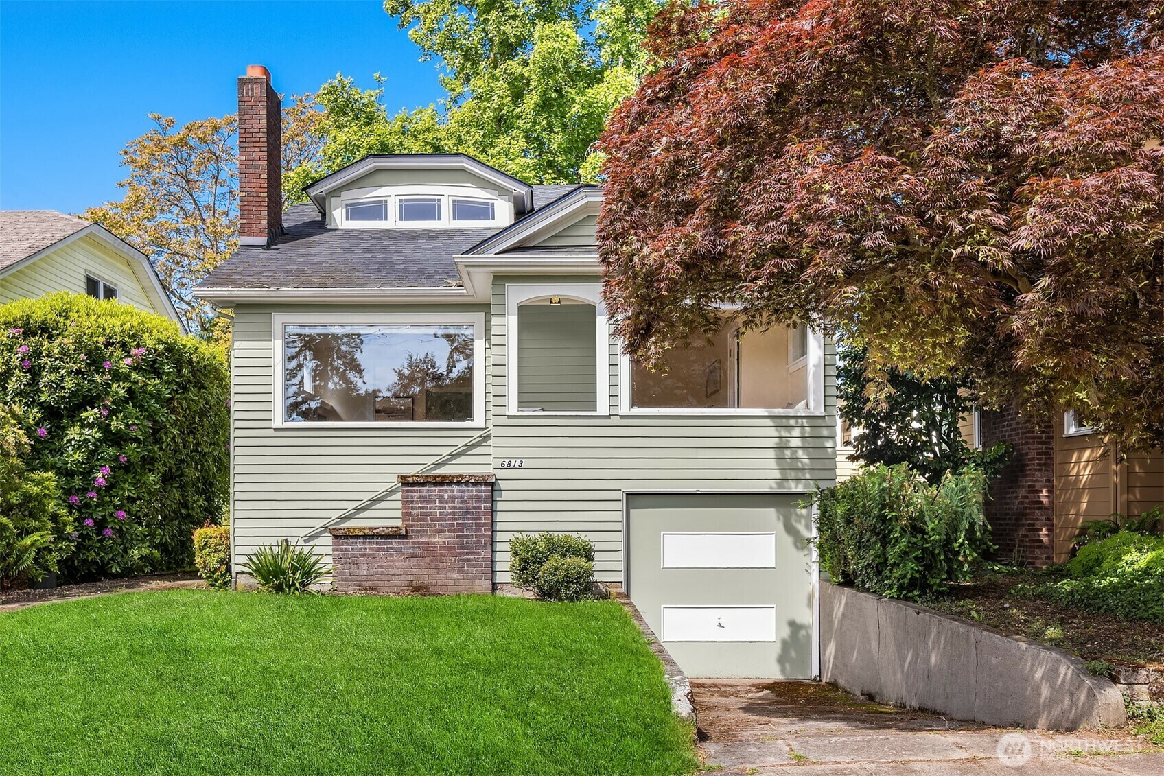 6813  17th Avenue NE  Seattle WA 98115 photo