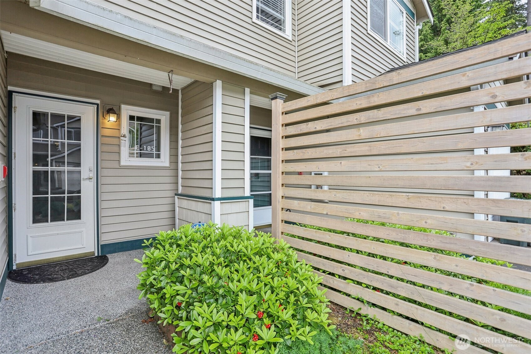 Property Photo:  21616  9th Avenue SE C-105  WA 98021 