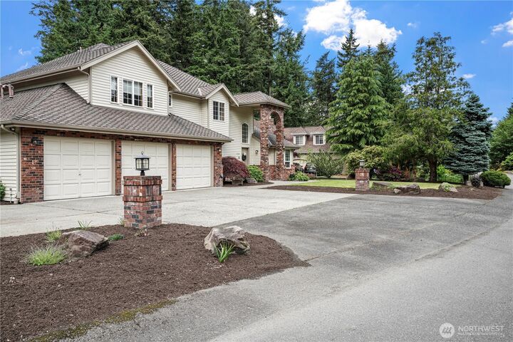 Property Photo:  25241  234th Avenue SE  WA 98038 