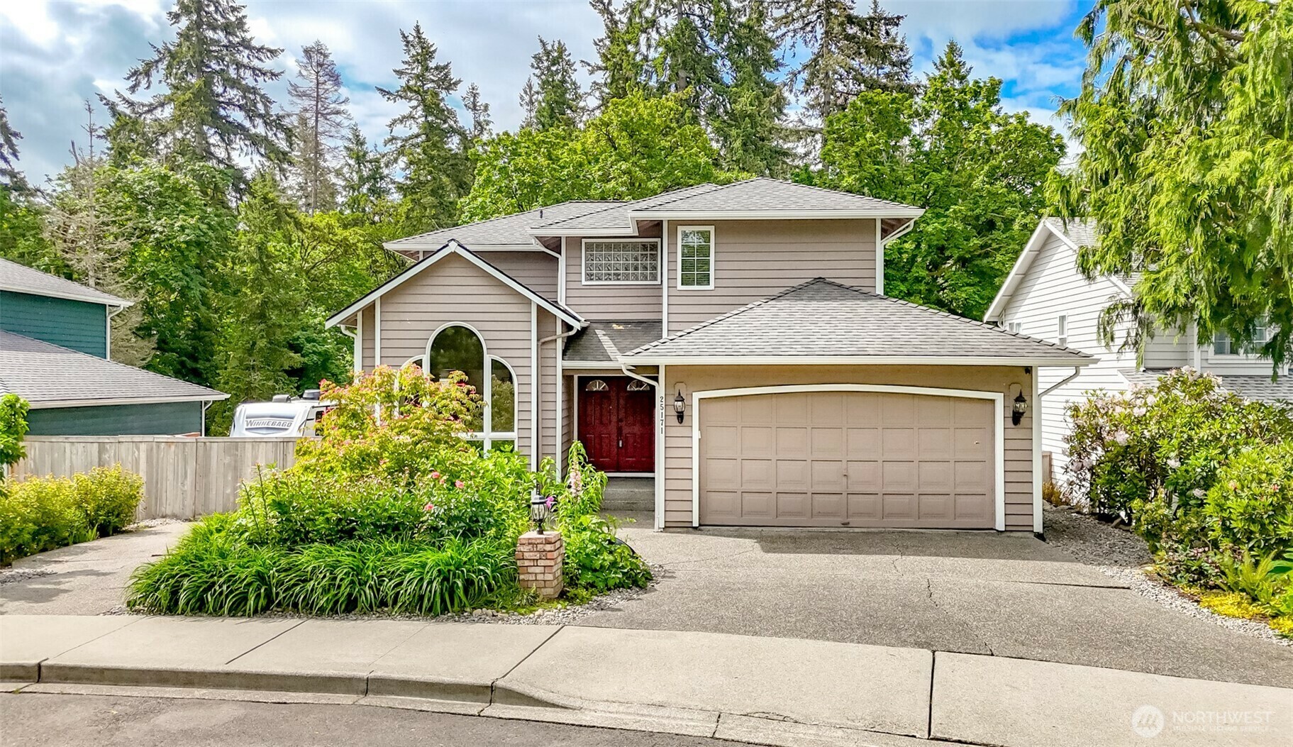 Property Photo: 25171 13th Avenue S WA 98198