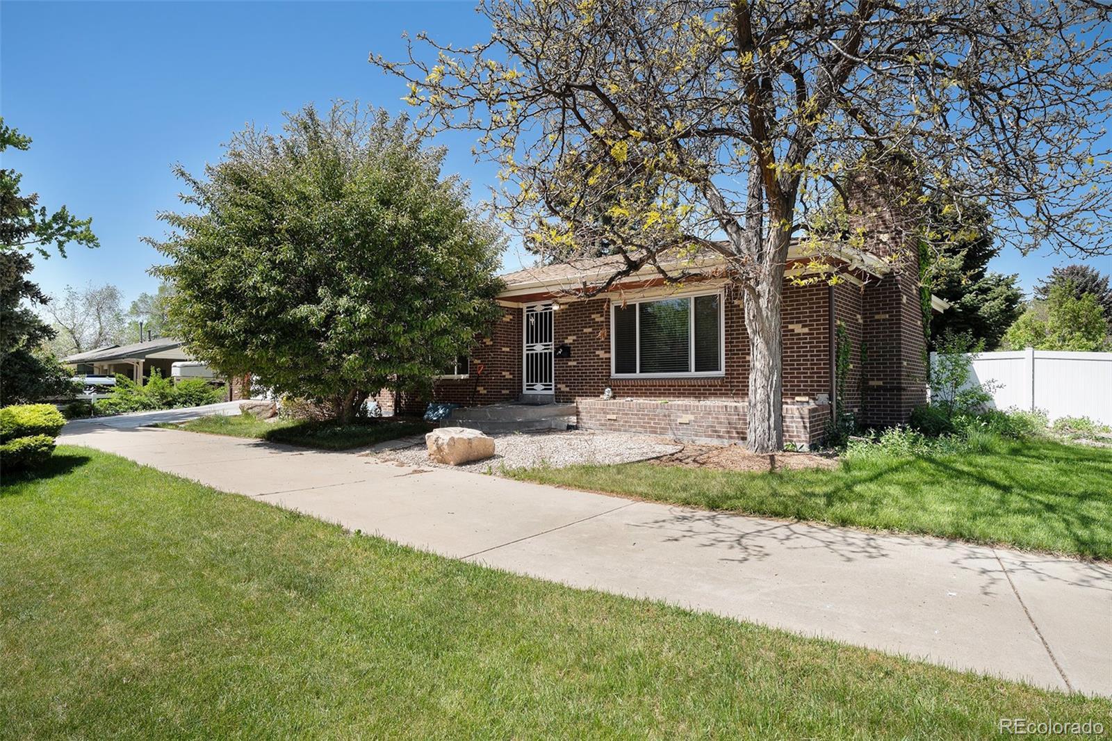 805 S Everett Street  Lakewood CO 80226 photo