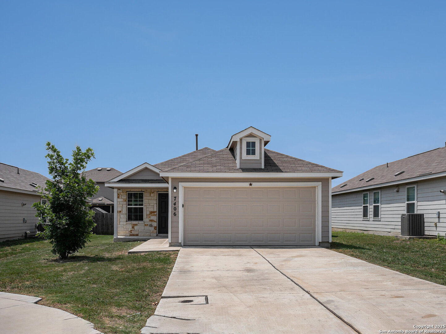 Property Photo: 7406 Snapdragon Ct TX 78109