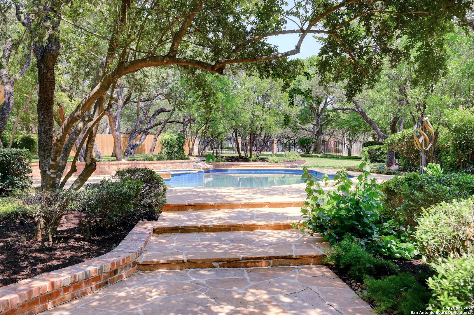 Property Photo: 414 Happy Trail TX 78231