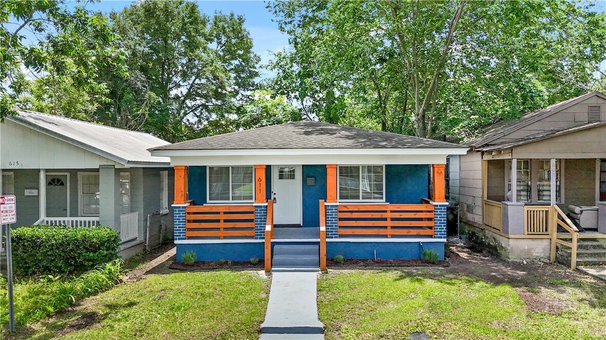 Property Photo: 611 E Waldburg Street GA 31401