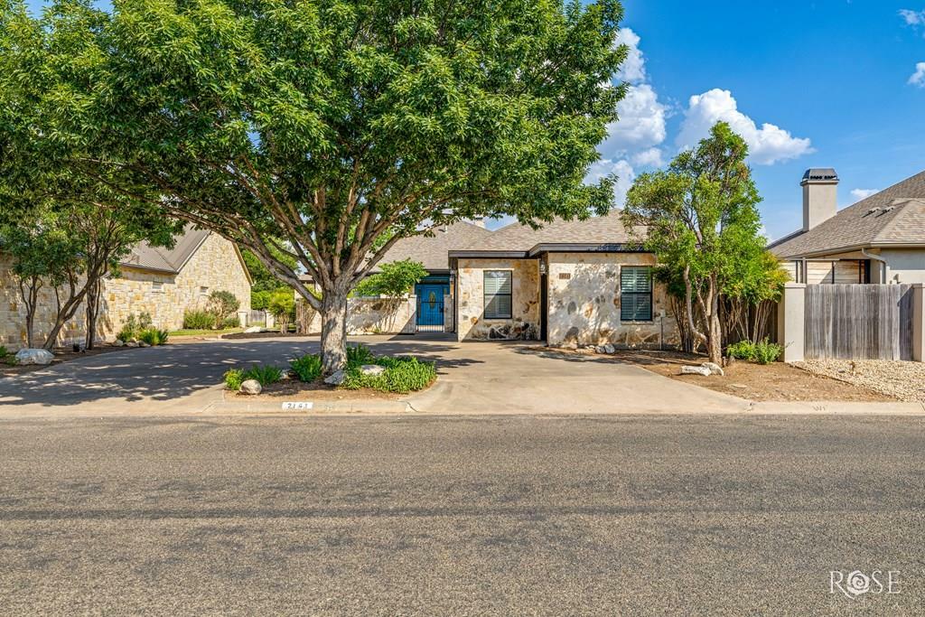 Property Photo: 2141 Valleyview Dr TX 76904