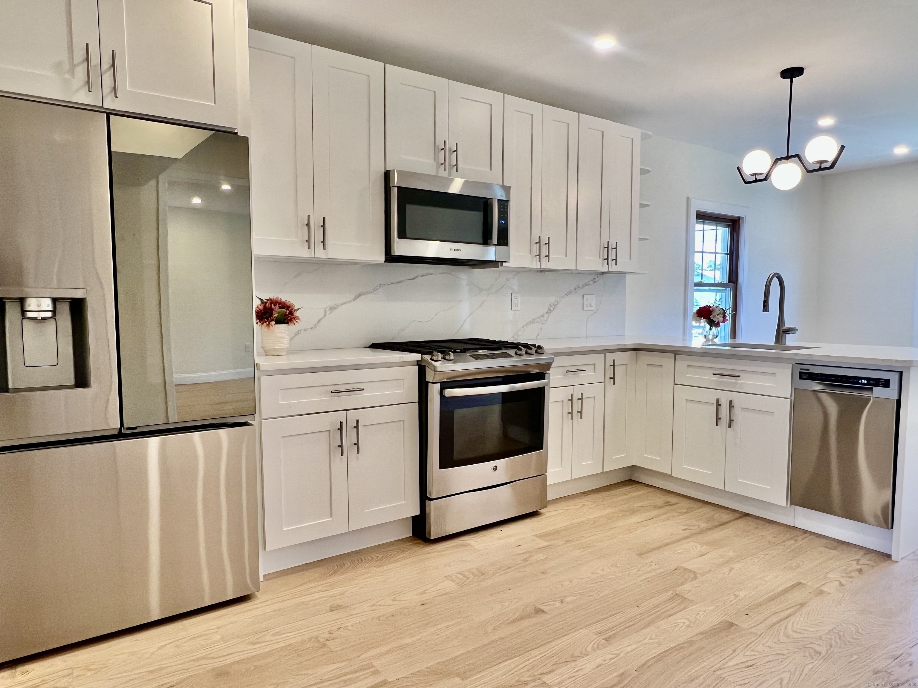Property Photo:  211 Cold Spring Road  CT 06905 