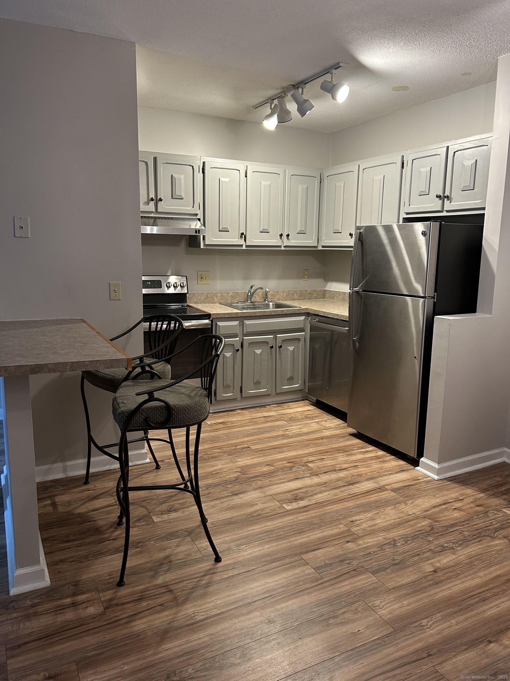 Property Photo:  114 Balance Rock Road Apt 1  CT 06483 