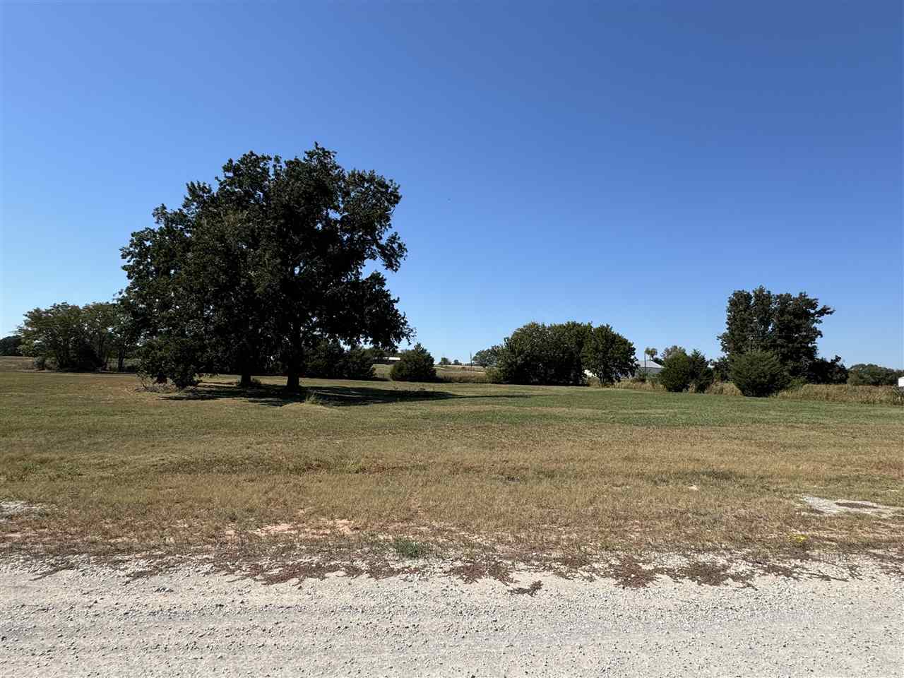 Property Photo: 2224 N Fairlake Drive OK 74075