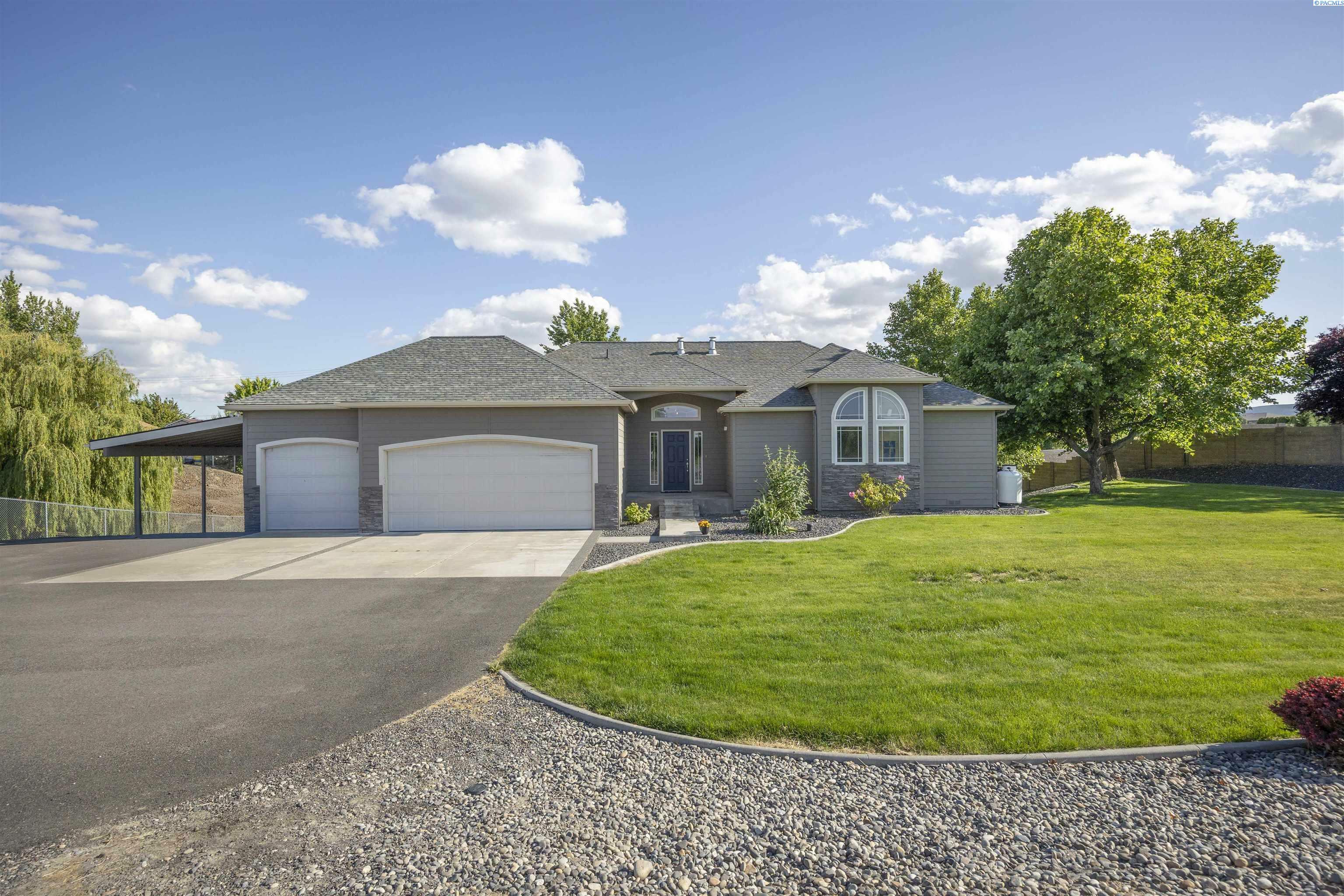 Property Photo: 92104 E Sagebrush Rd WA 99338