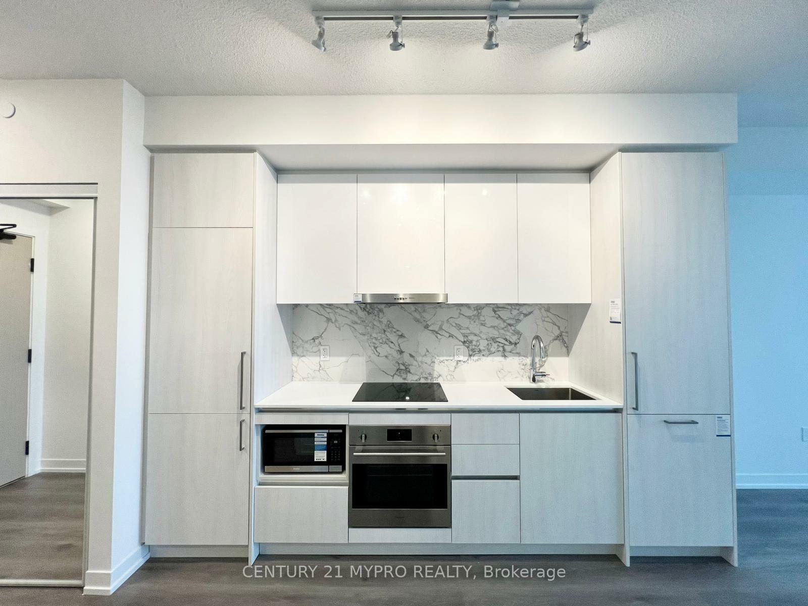 Property Photo: 225 Commerce Street 3205 ON L4K 0R1