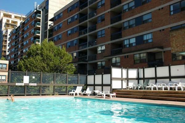 Photo de la propriété: 49 McCaul Street 460 ON M5T 1V7