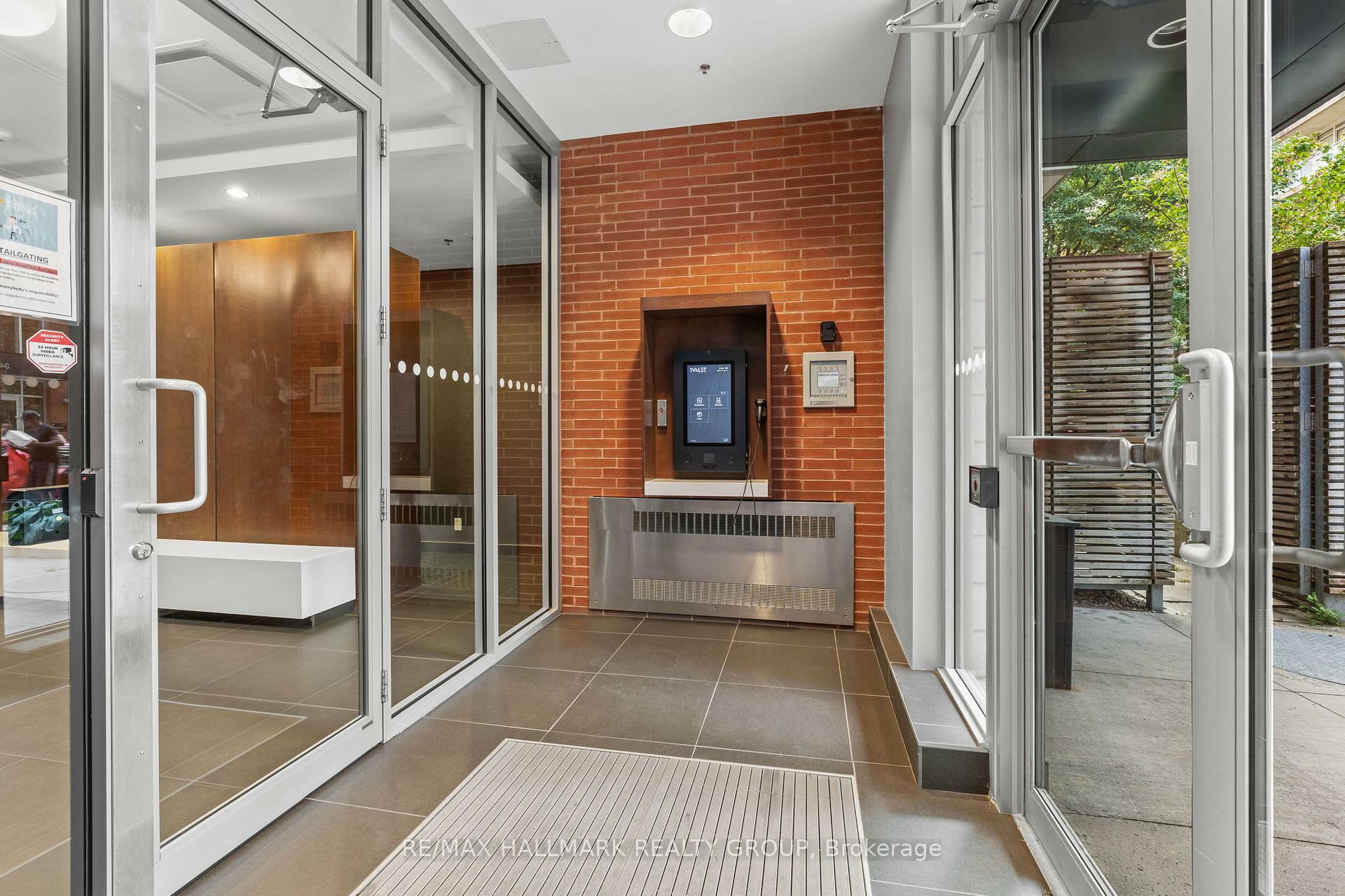 Property Photo: 340 McLeod Street 438 ON K2P 1A4