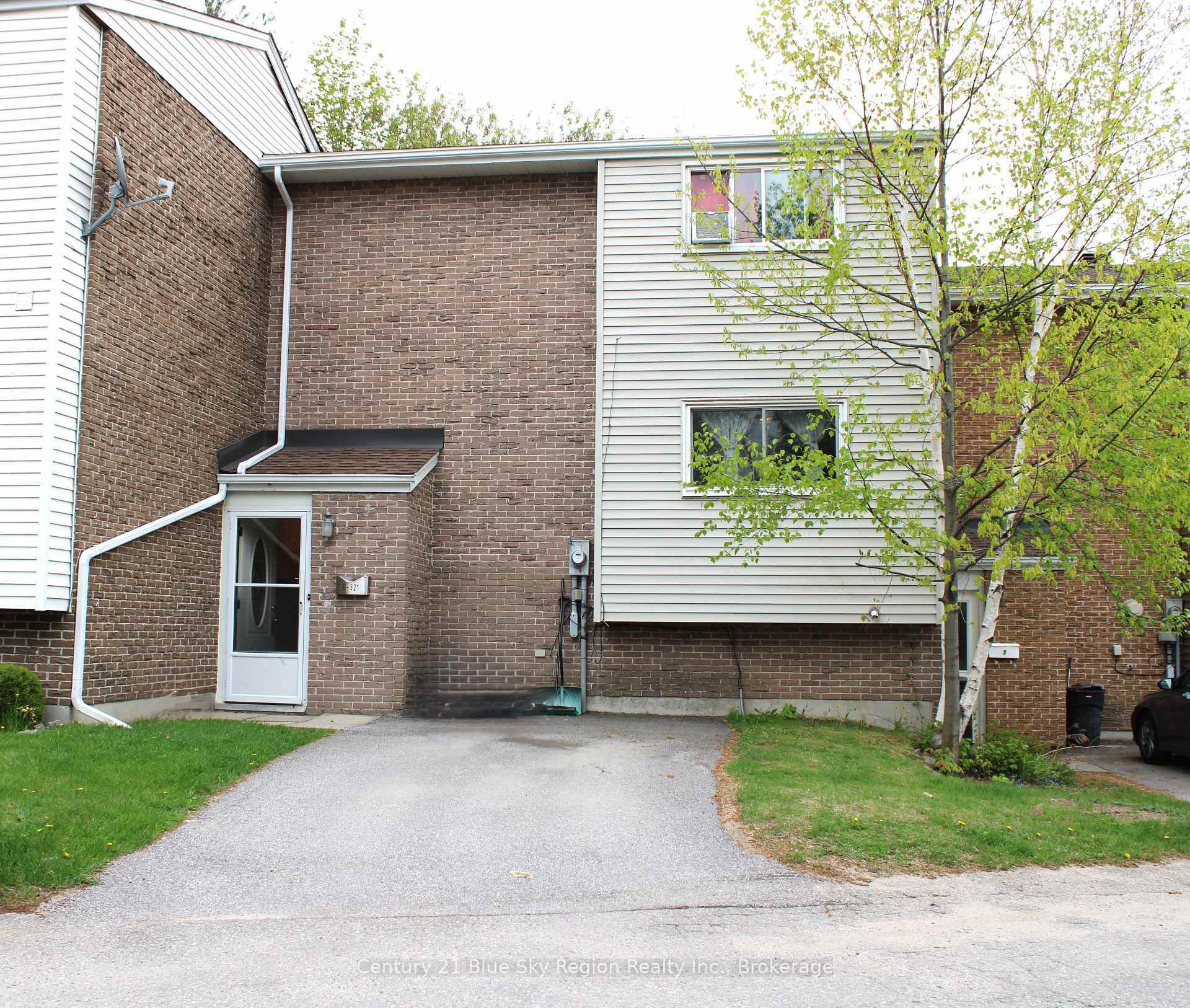 Property Photo: 621 Gormanville Road 6 ON P1B 8N9