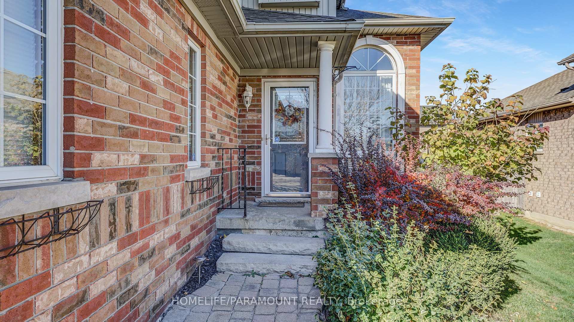 Property Photo:  41 Cameron Crescent  ON L9W 5G7 