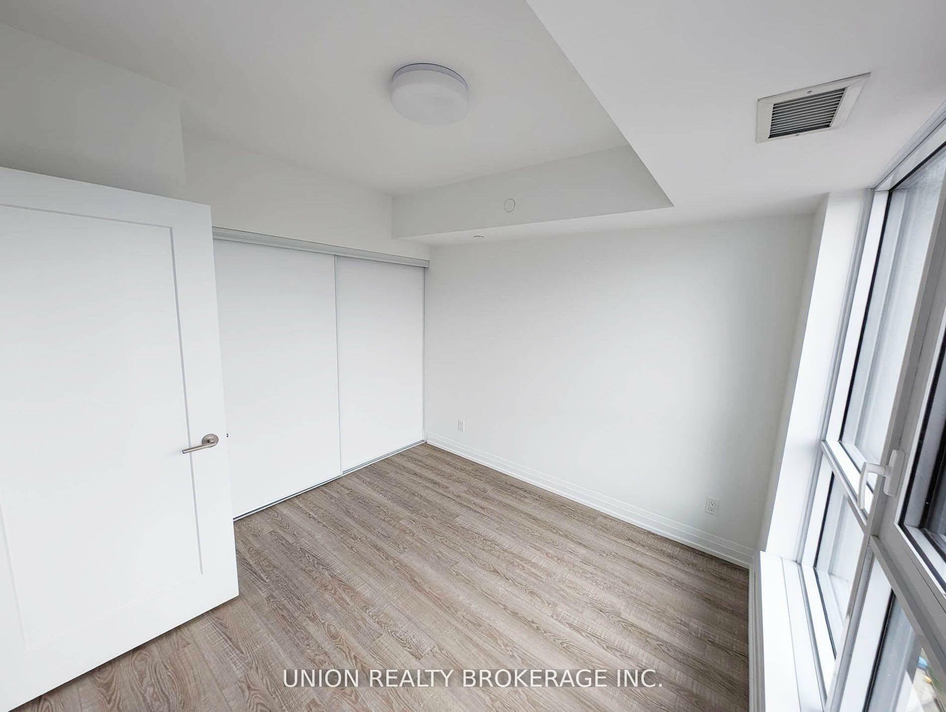 Property Photo: 286 Main Street 2609 ON M4C 0B3